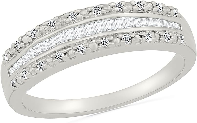 DGOLD 10KT White Gold Baguette and Round Diamond Fashion Ring (1/4 cttw)