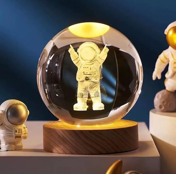 MR 3D Kristal Cam Küre, Ahşap Soketli Gece Lambası,LED, sevgiliye hediye, Noel, Öğretmenler Günü, Özel Tasarım Harika bir hediye (Astronot A) [Enerji Sınıfı A]