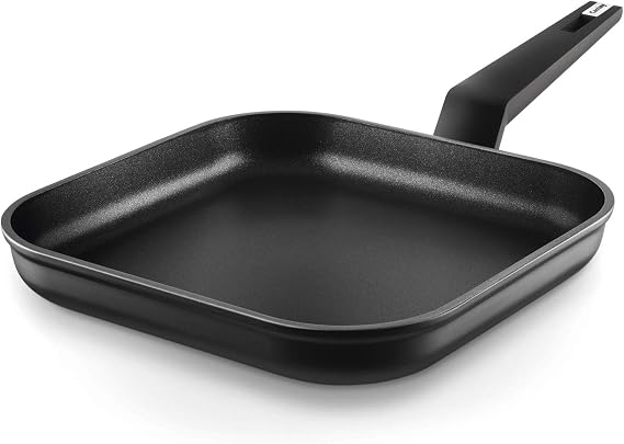 Castey TT-P27 Titanium Full Induction Flat Pan with Handle, 27 x 27 cm, Aluminium, Black