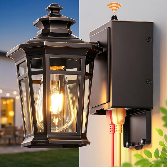 Gleamz Outdoor Wall Light with GFCI Outlet, Oil-Rubbed Bronze Aluminum