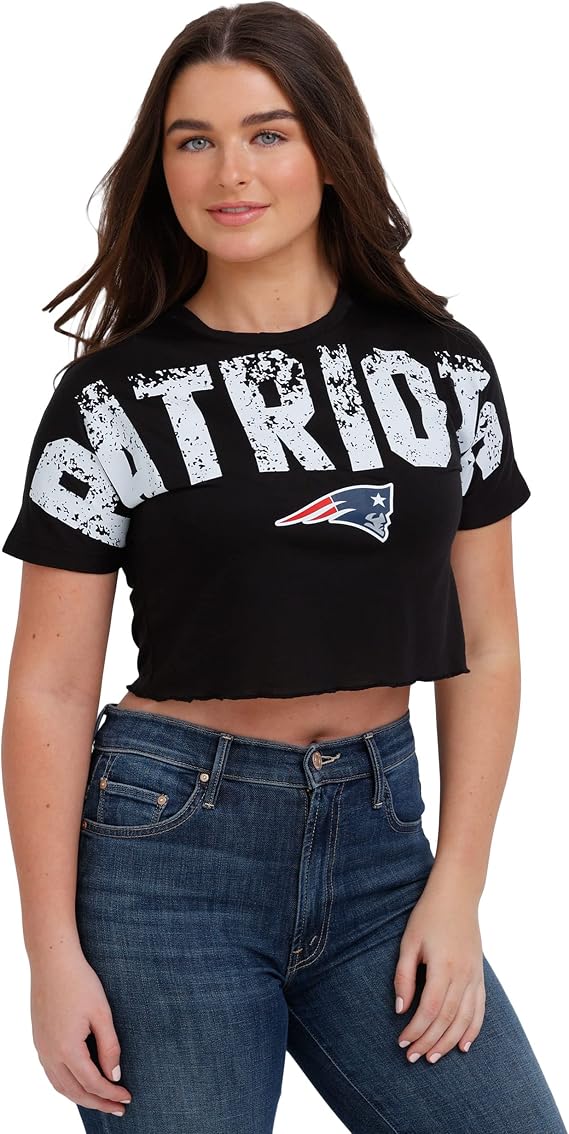 FOCO NFL Womens NFL Team Logo Ladies Fashion Distressed Wordmark Petite Size Crop Top Shirt