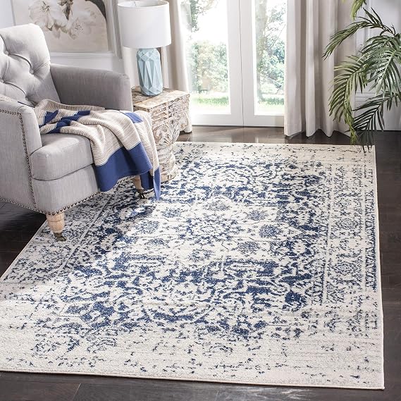 SAFAVIEH Madison Accent Rug 2'3"x4', Cream & Navy MAD603D